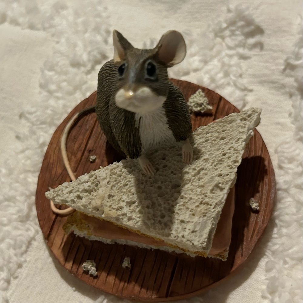 Munro After The Party “Mouse With Sandwich” vintage collectible figurine